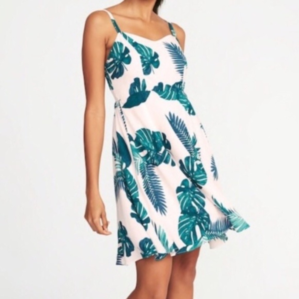 Tropical leaf print dress